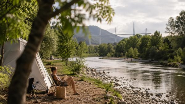 Vous cherchez un camping à Millau en bord de rivière ?